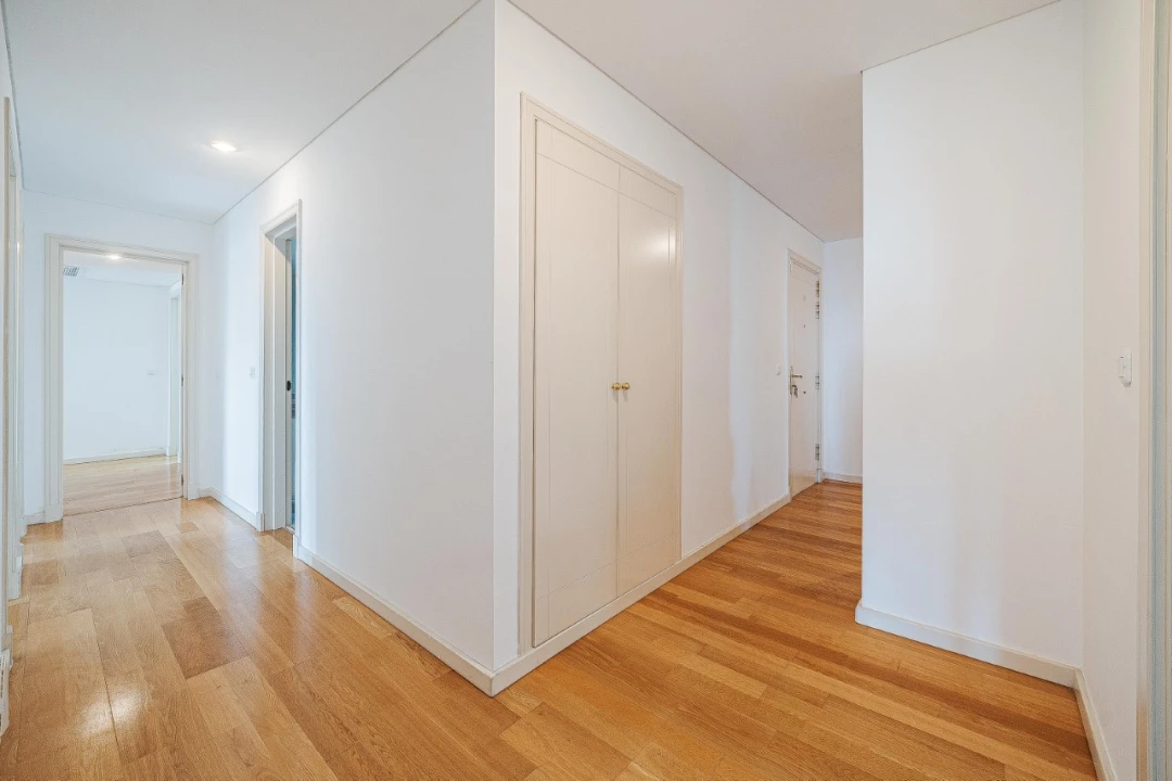Apartamento T4 para Venda em Campolide Foto 38
