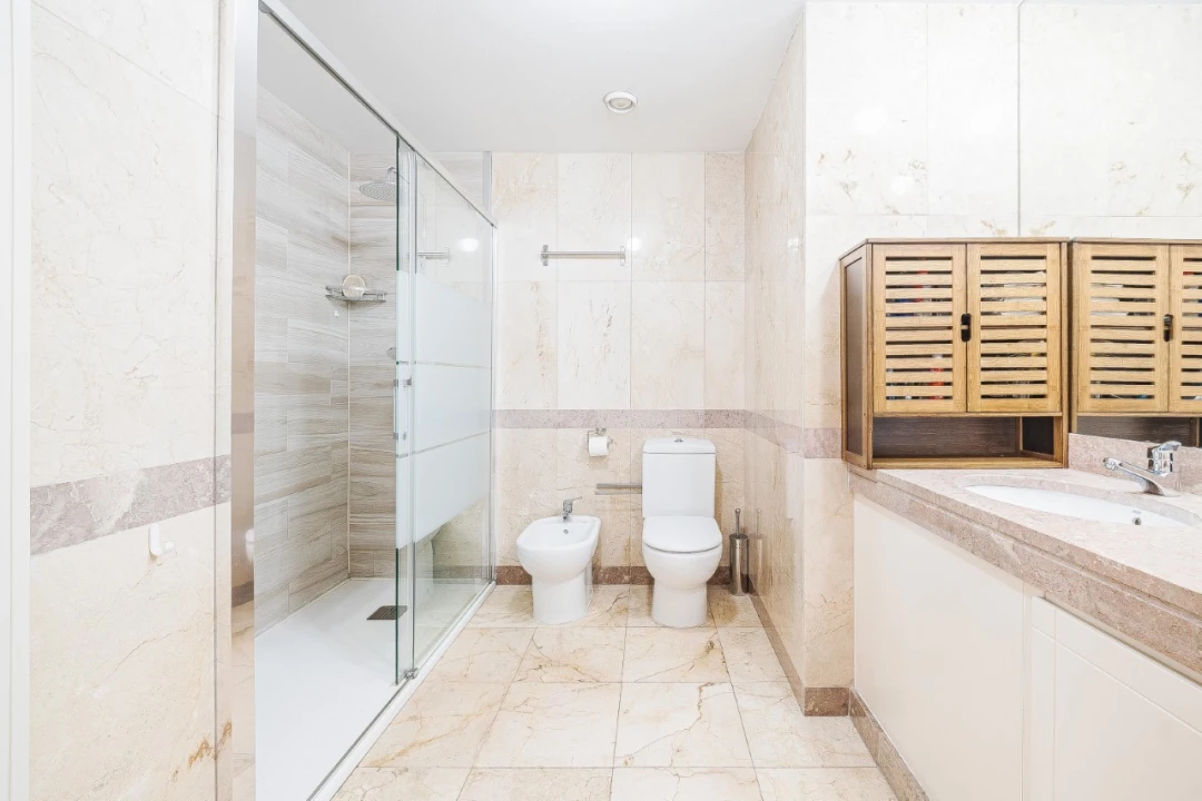 Apartamento T4 para Venda em Campolide Foto 46
