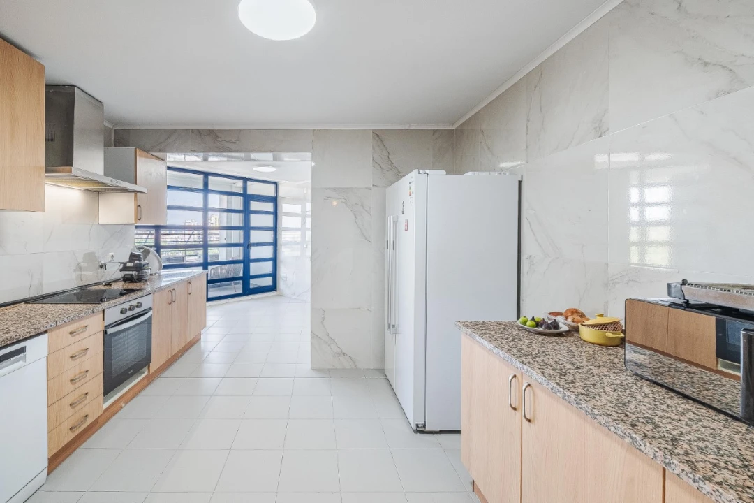 Apartamento T4 para Venda em Campolide Foto 48