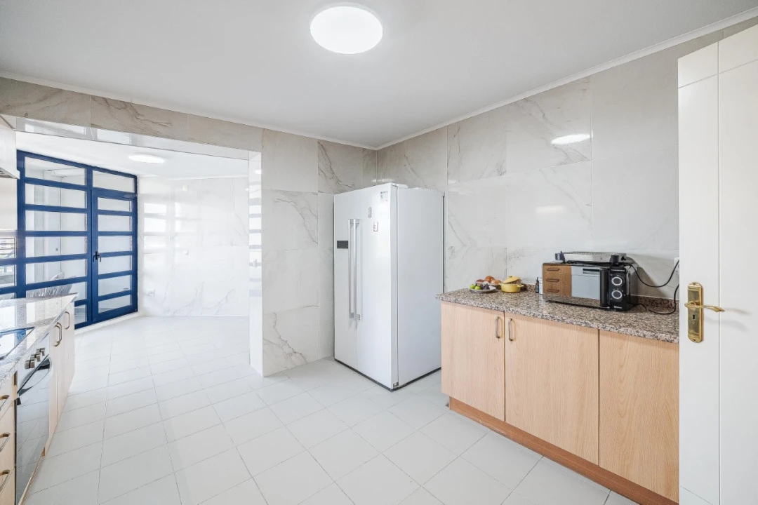 Apartamento T4 para Venda em Campolide Foto 50