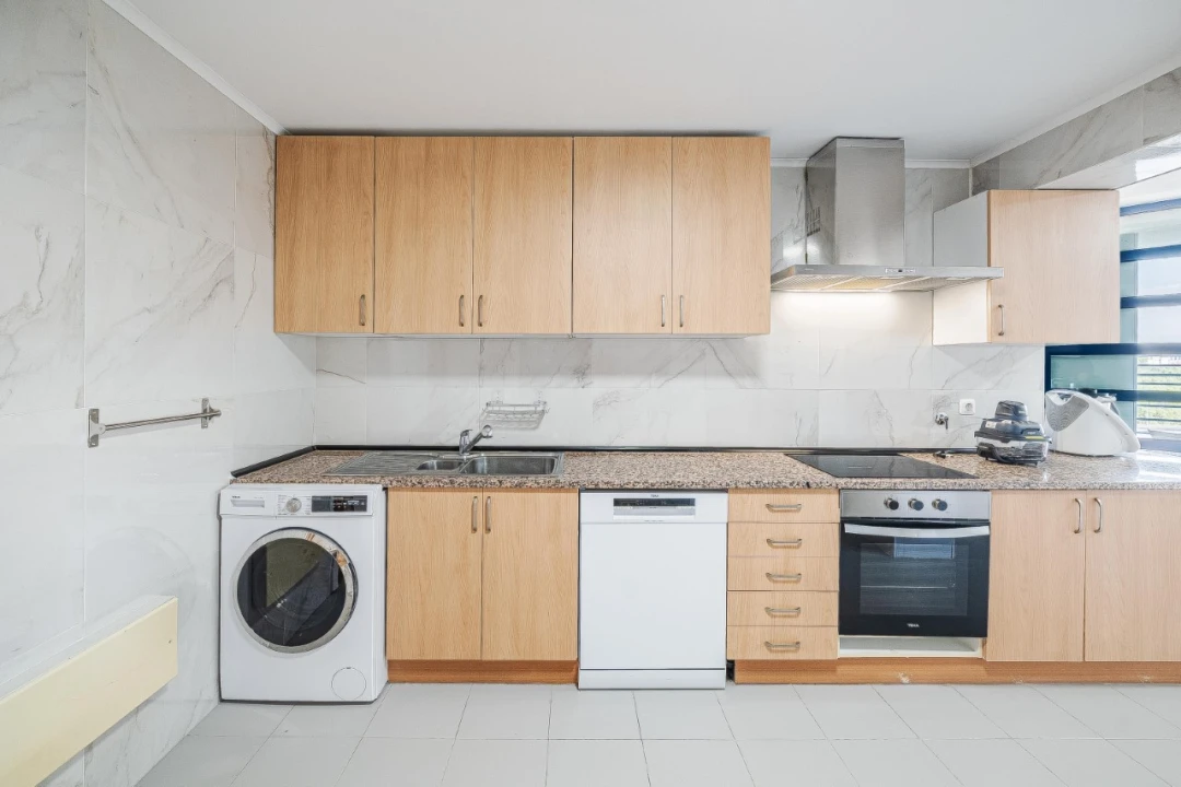 Apartamento T4 para Venda em Campolide Foto 51