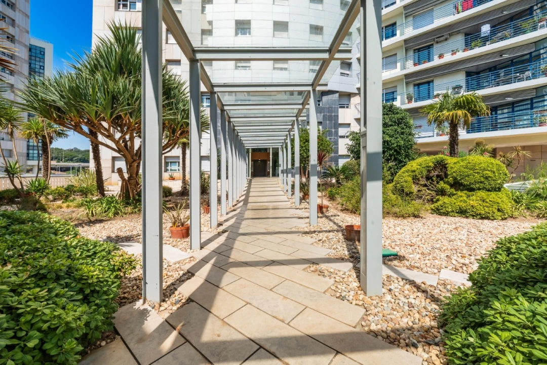 Apartamento T4 para Venda em Campolide Foto 68