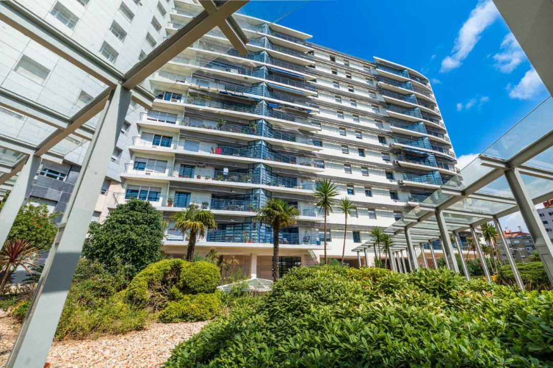Apartamento T4 para Venda em Campolide Foto 69
