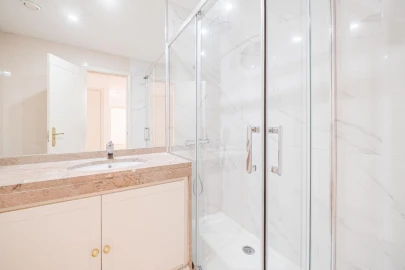 Apartamento T4 para Venda em Campolide