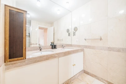 Apartamento T4 para Venda em Campolide