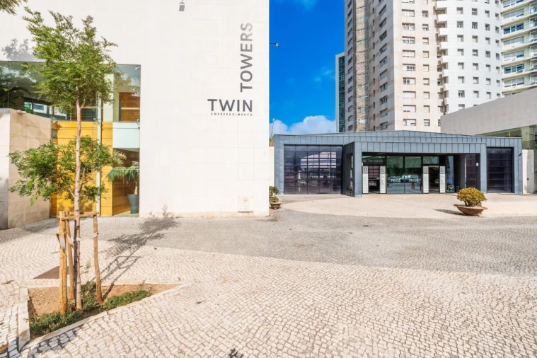 Apartamento T4 para Venda em Campolide Foto 3
