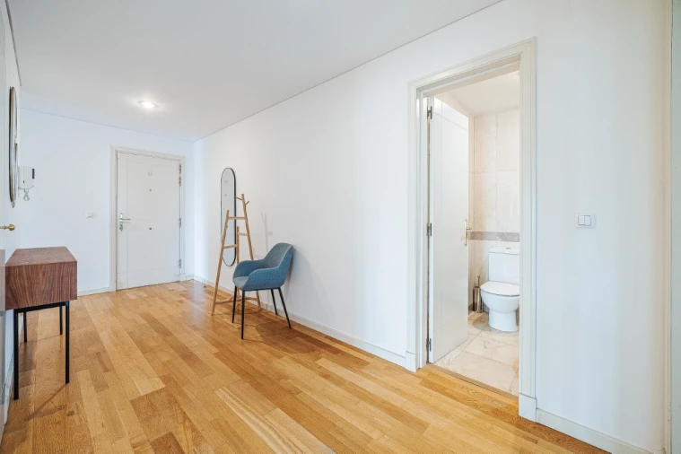Apartamento T4 para Venda em Campolide Foto 28