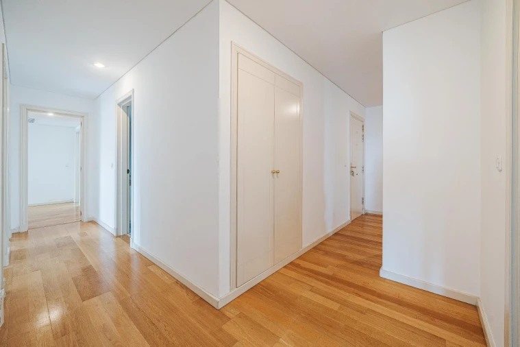 Apartamento T4 para Venda em Campolide Foto 38