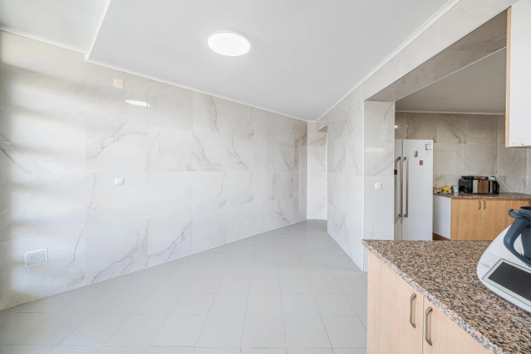 Apartamento T4 para Venda em Campolide Foto 59