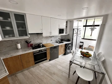 Apartamento T4 para Venda em Castanheira do Ribatejo e Cachoeiras