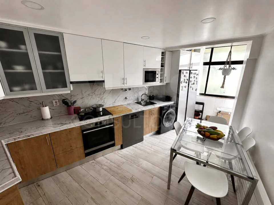 Apartamento T4 para Venda em Castanheira do Ribatejo e Cachoeiras Foto 4