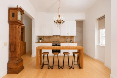 Apartamento T1 para Venda em Santa Maria do Castelo e Santiago e Santa Susana
