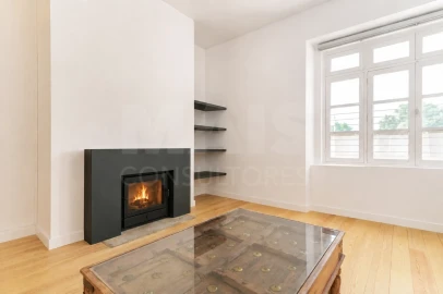Apartamento T1 para Venda em Santa Maria do Castelo e Santiago e Santa Susana