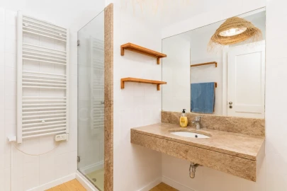 Apartamento T1 para Venda em Santa Maria do Castelo e Santiago e Santa Susana