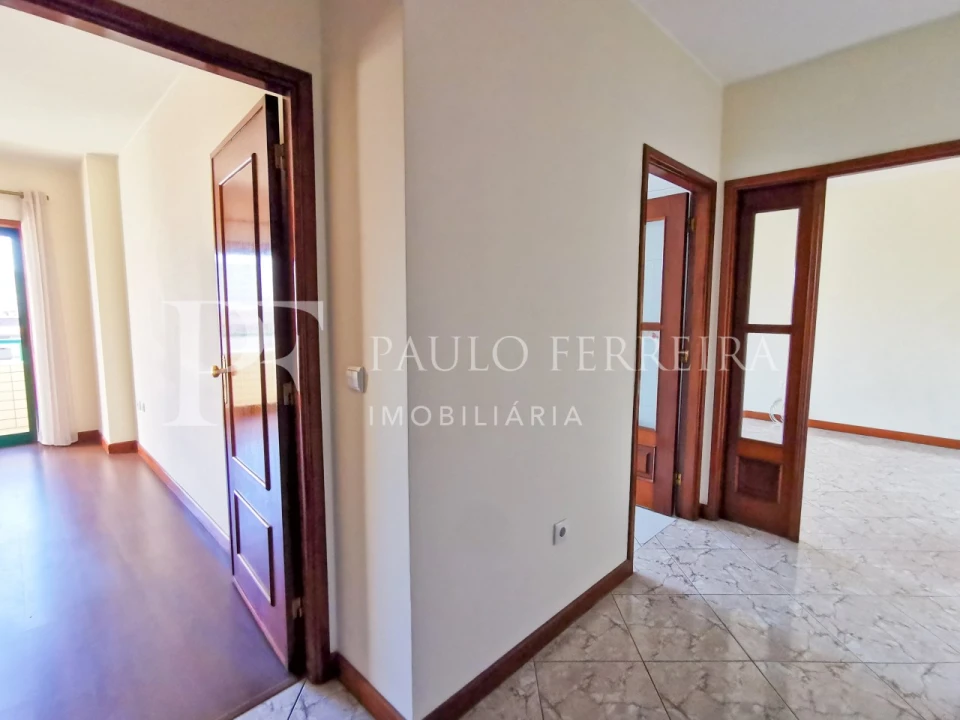 Apartamento T1 para Arrendamento em Vila Nova de Famalicão e Calendário Foto 2