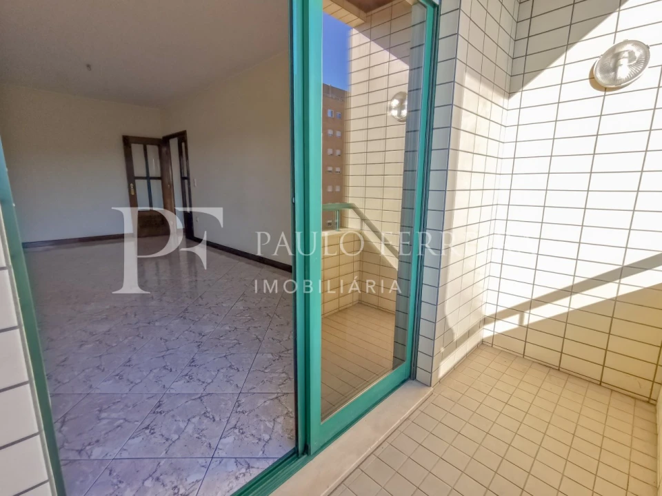 Apartamento T1 para Arrendamento em Vila Nova de Famalicão e Calendário Foto 4