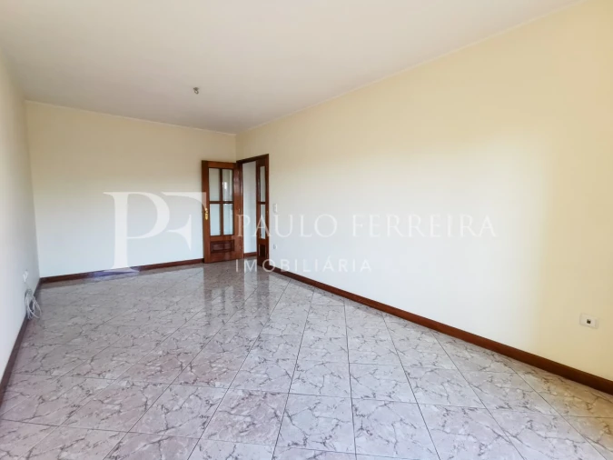Apartamento T1 para Arrendamento em Vila Nova de Famalicão e Calendário Foto 3