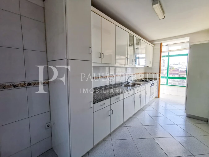 Apartamento T1 para Arrendamento em Vila Nova de Famalicão e Calendário Foto 5