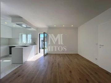 Moradia T4 para Venda em Santa Maria Maior e Monserrate e Meadela