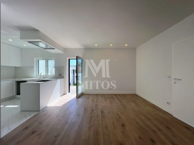 Moradia T4 para Venda em Santa Maria Maior e Monserrate e Meadela Foto 4