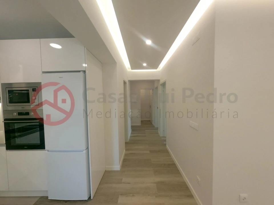 Apartamento T3 para Venda em Almada, Cova da Piedade, Pragal e Cacilhas Foto 5