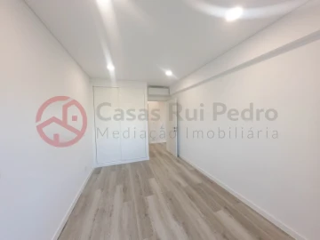 Apartamento T3 para Venda em Almada, Cova da Piedade, Pragal e Cacilhas