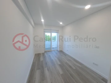 Apartamento T3 para Venda em Almada, Cova da Piedade, Pragal e Cacilhas