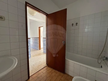 Apartamento T2 para Arrendamento em Marvila, Ribeira Santarém, São Salvador, São Nicolau