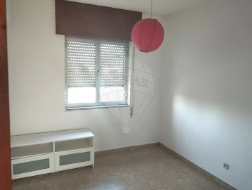 Apartamento T2 para Arrendamento em Marvila, Ribeira Santarém, São Salvador, São Nicolau