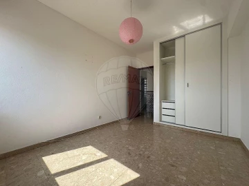 Apartamento T2 para Arrendamento em Marvila, Ribeira Santarém, São Salvador, São Nicolau