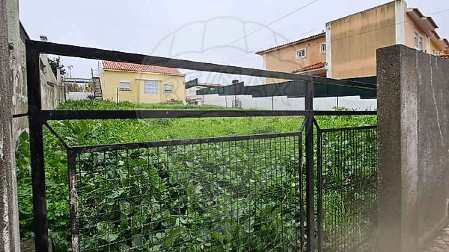 Terreno para Venda em São Domingos de Rana