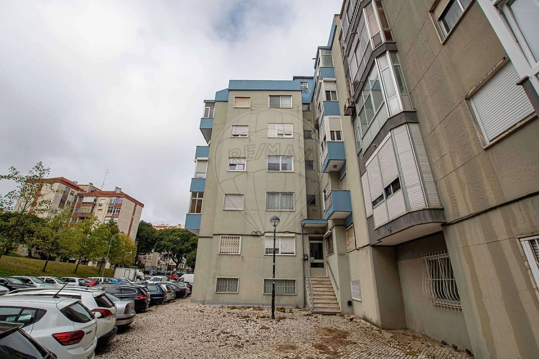 Apartamento T2 para Venda em Águas Livres Foto 3