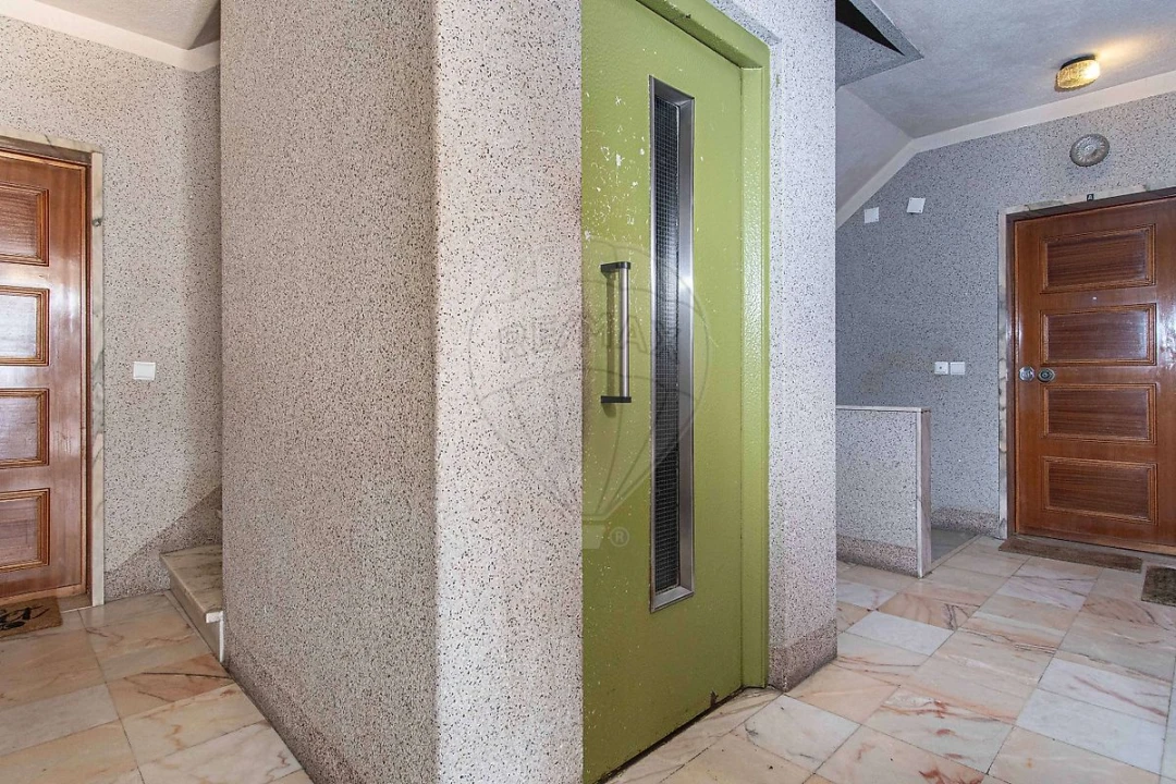 Apartamento T2 para Venda em Águas Livres Foto 19