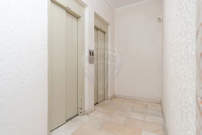 Apartamento T3 para Venda em Palhais e Coina