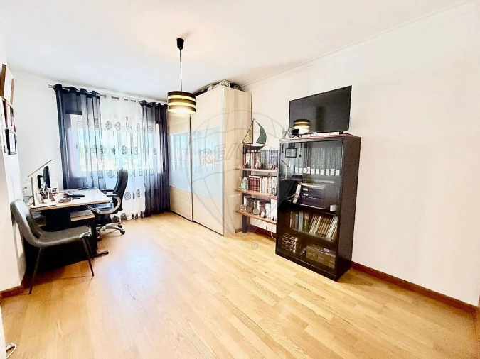 Apartamento T3 para Venda em Palhais e Coina Foto 4