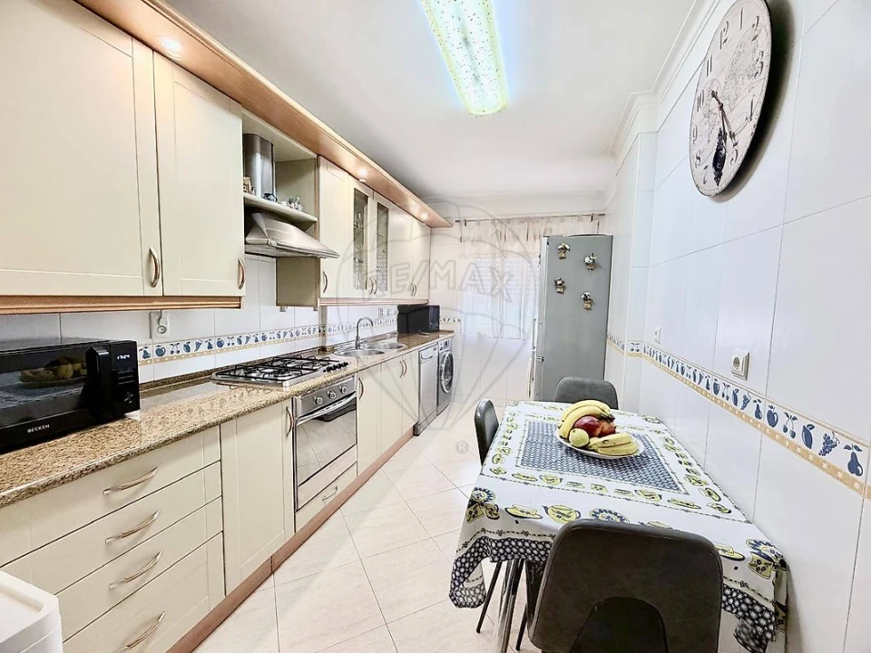 Apartamento T3 para Venda em Palhais e Coina Foto 5