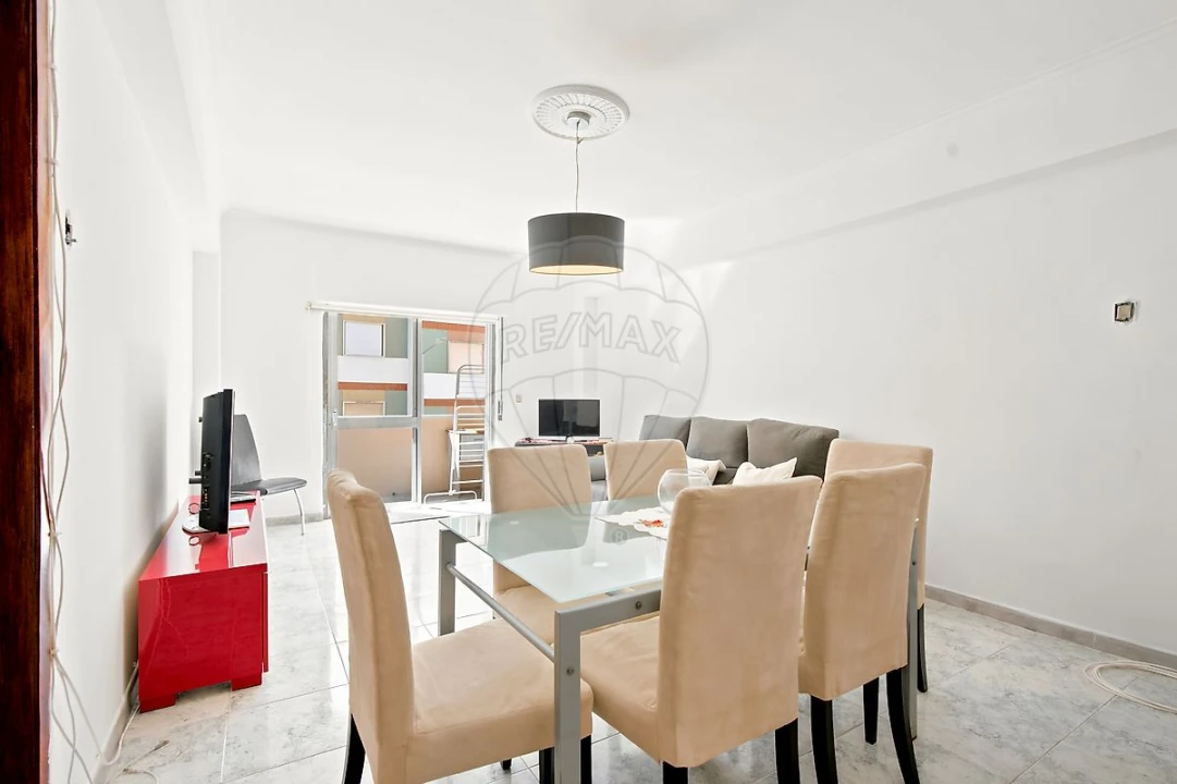 Apartamento T3 para Venda em Agualva e Mira-Sintra Foto 1