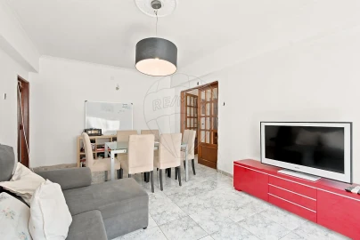 Apartamento T3 para Venda em Agualva e Mira-Sintra