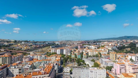 Apartamento T3 para Venda em Agualva e Mira-Sintra