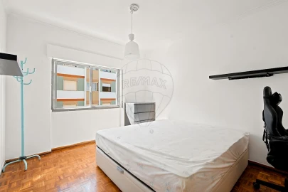 Apartamento T3 para Venda em Agualva e Mira-Sintra