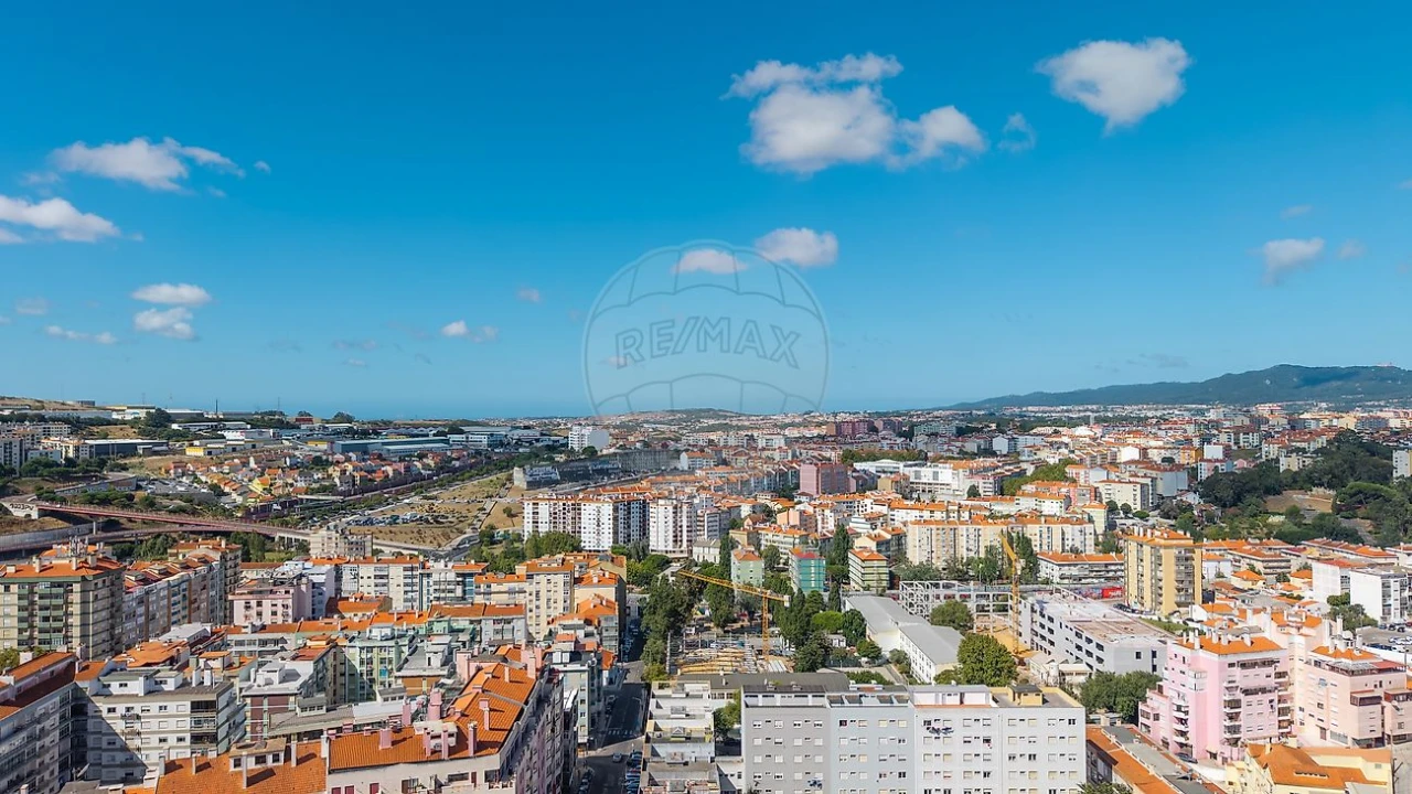 Apartamento T3 para Venda em Agualva e Mira-Sintra Foto 12