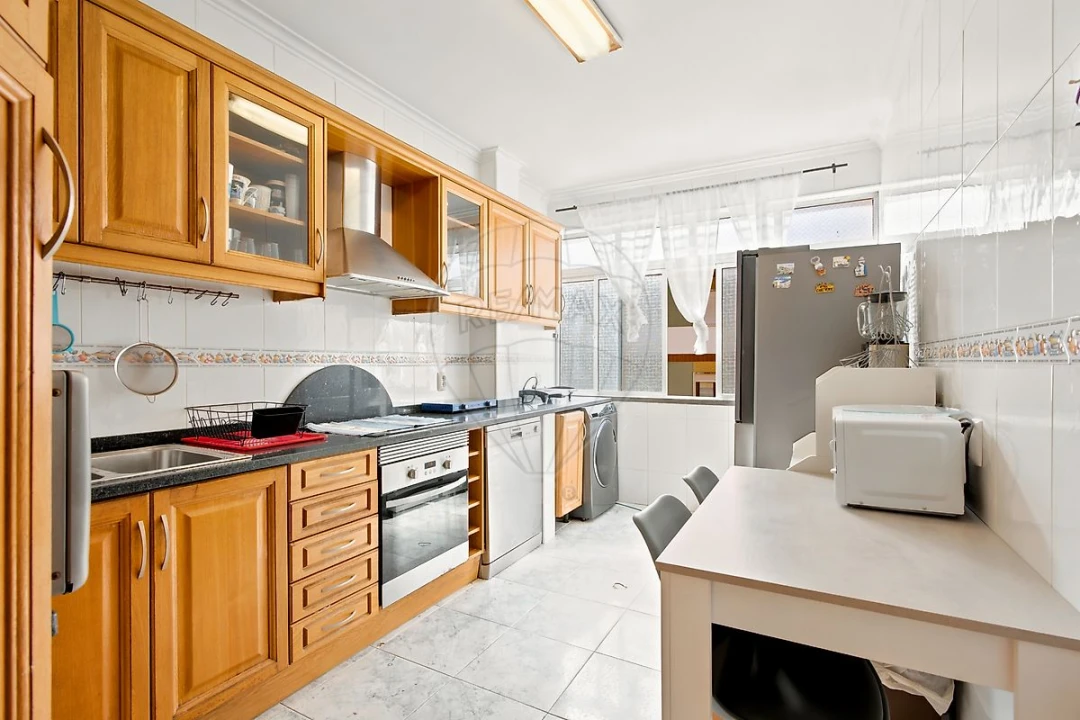 Apartamento T3 para Venda em Agualva e Mira-Sintra Foto 3