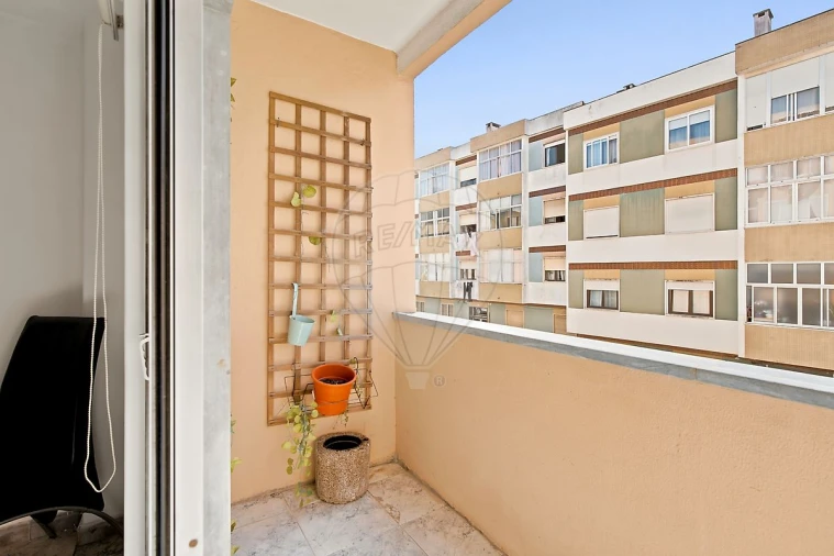 Apartamento T3 para Venda em Agualva e Mira-Sintra Foto 18