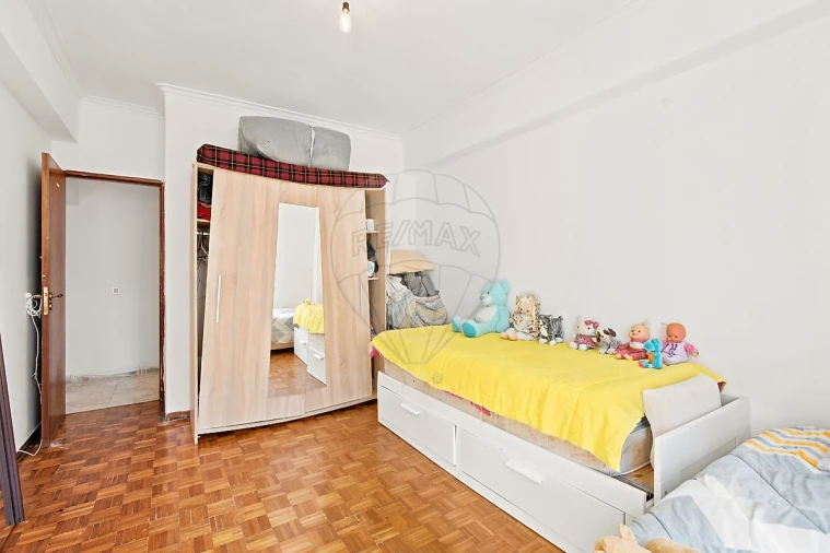 Apartamento T3 para Venda em Agualva e Mira-Sintra Foto 14