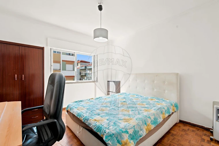 Apartamento T3 para Venda em Agualva e Mira-Sintra Foto 16