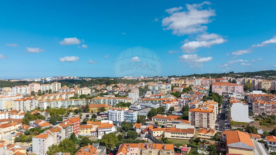 Apartamento T3 para Venda em Agualva e Mira-Sintra Foto 9