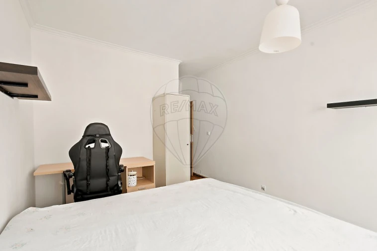 Apartamento T3 para Venda em Agualva e Mira-Sintra Foto 8