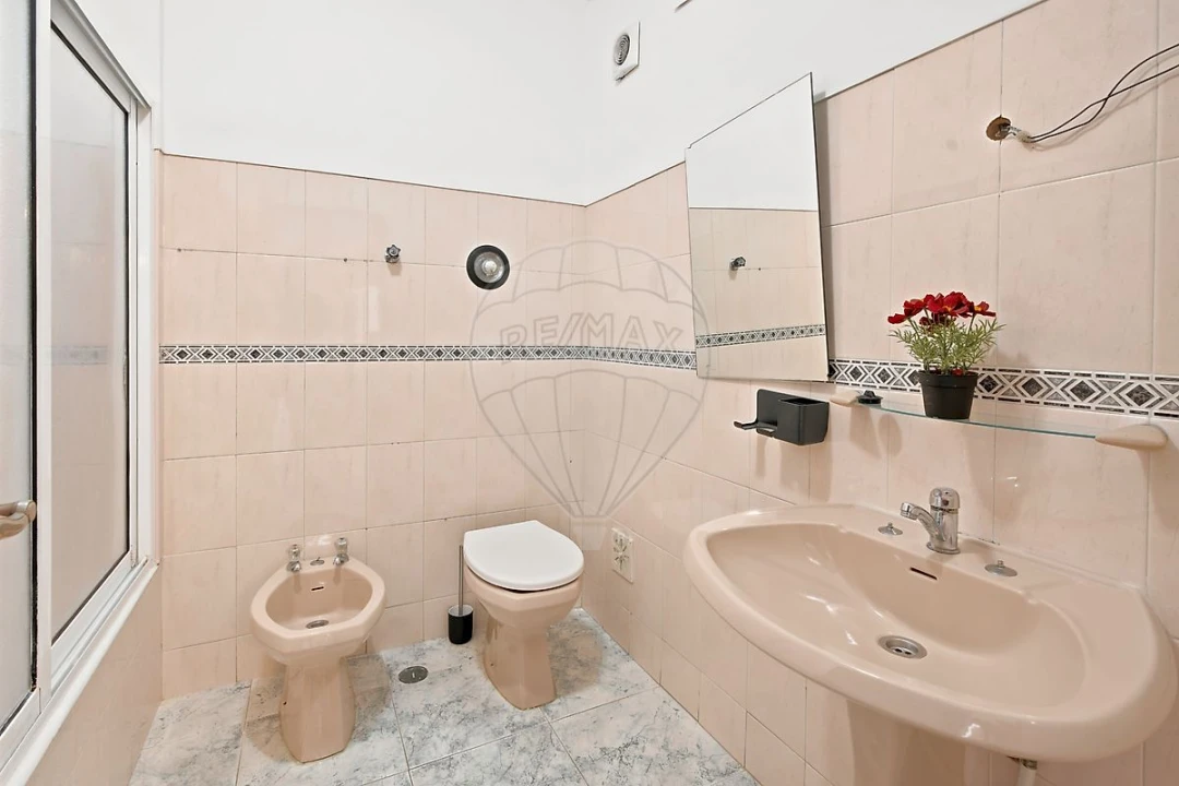 Apartamento T3 para Venda em Agualva e Mira-Sintra Foto 15