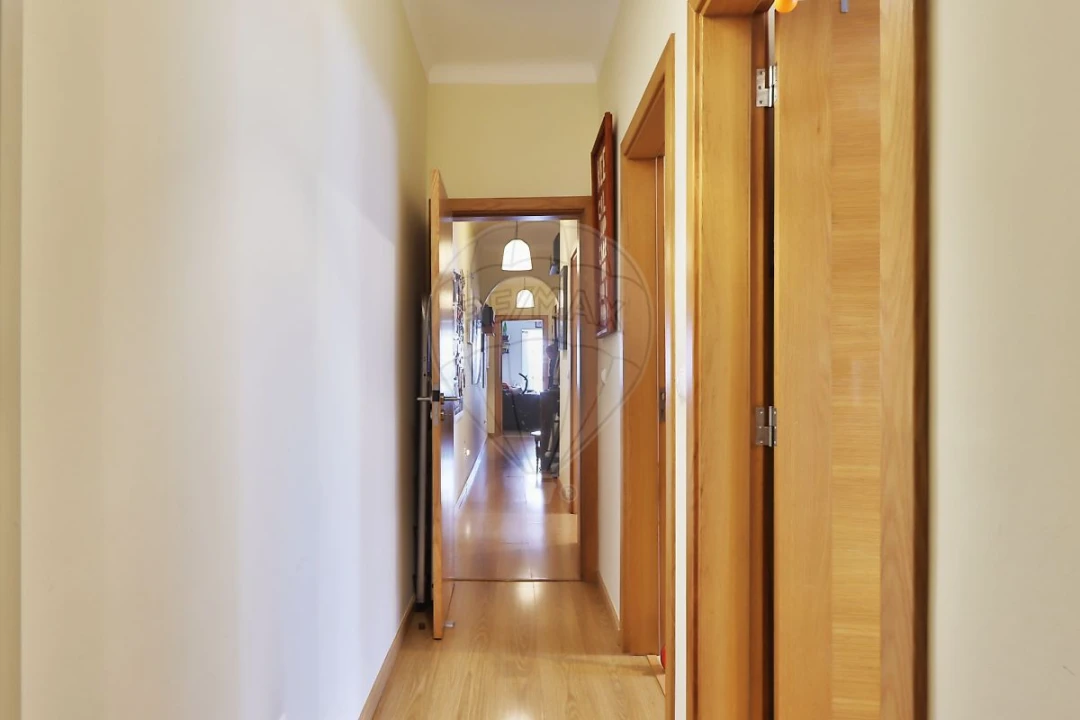 Apartamento T2 para Venda em Benfica Foto 13