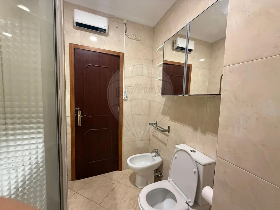 Apartamento T3 para Arrendamento em Oliveira do Douro Foto 16